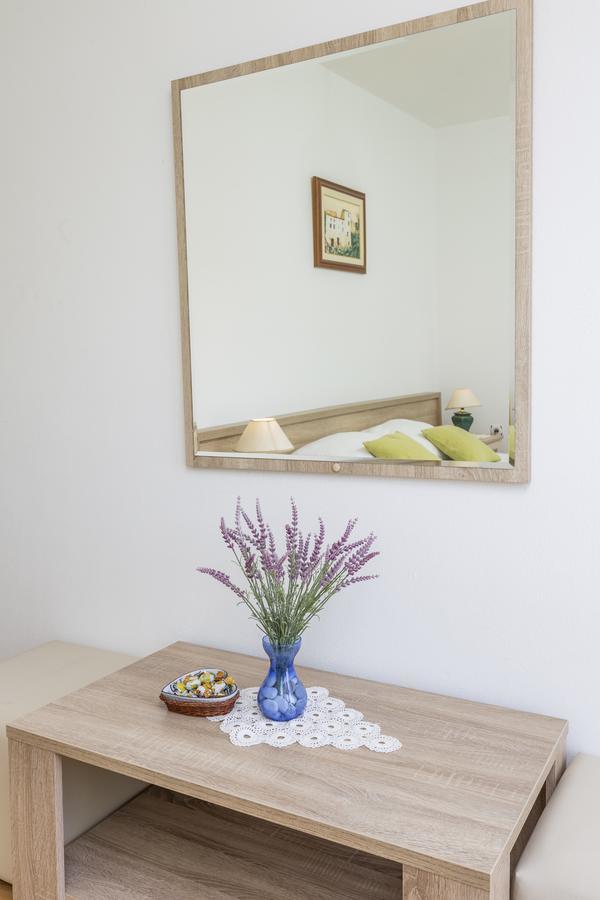 Apartmani Luna Хвар Экстерьер фото