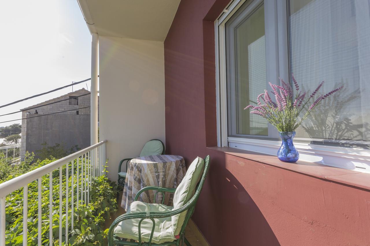 Apartmani Luna Хвар Экстерьер фото