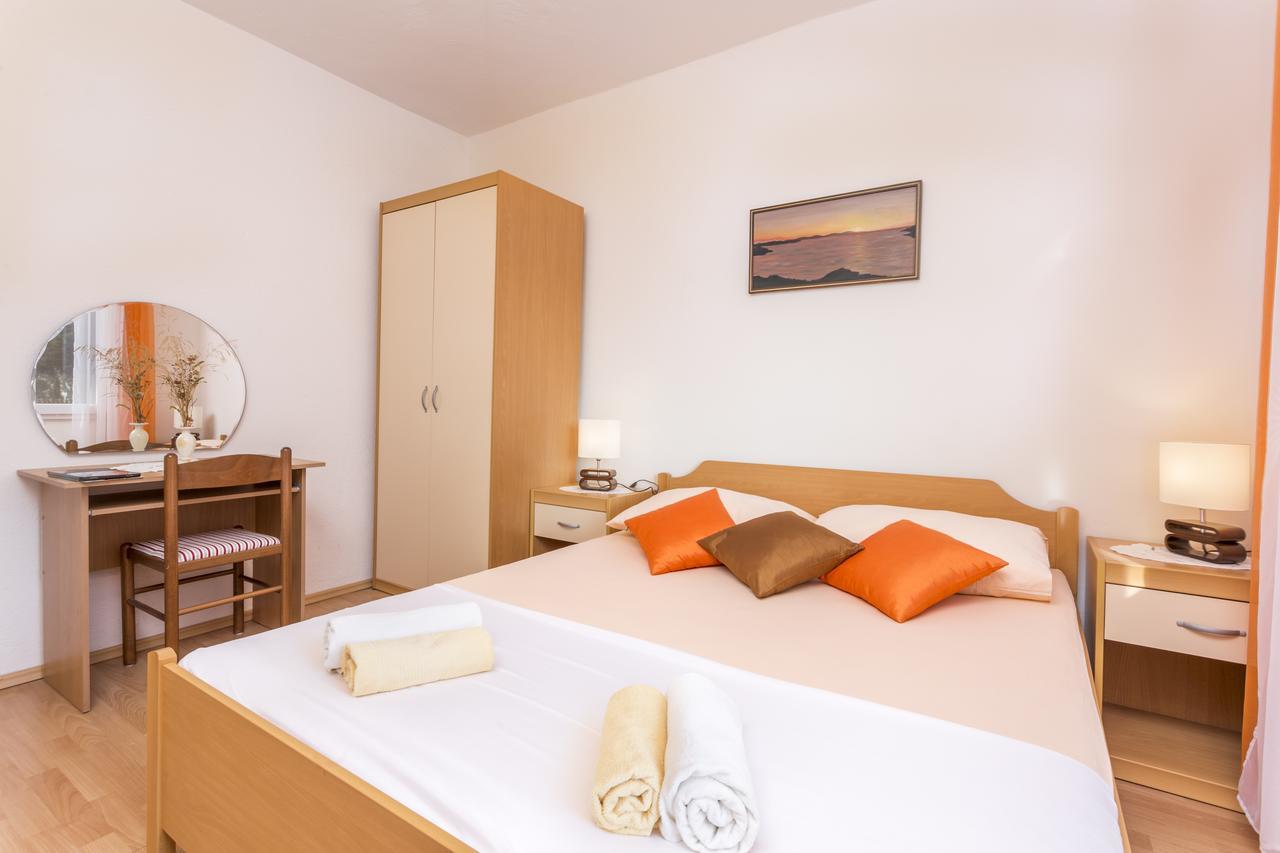 Apartmani Luna Хвар Экстерьер фото